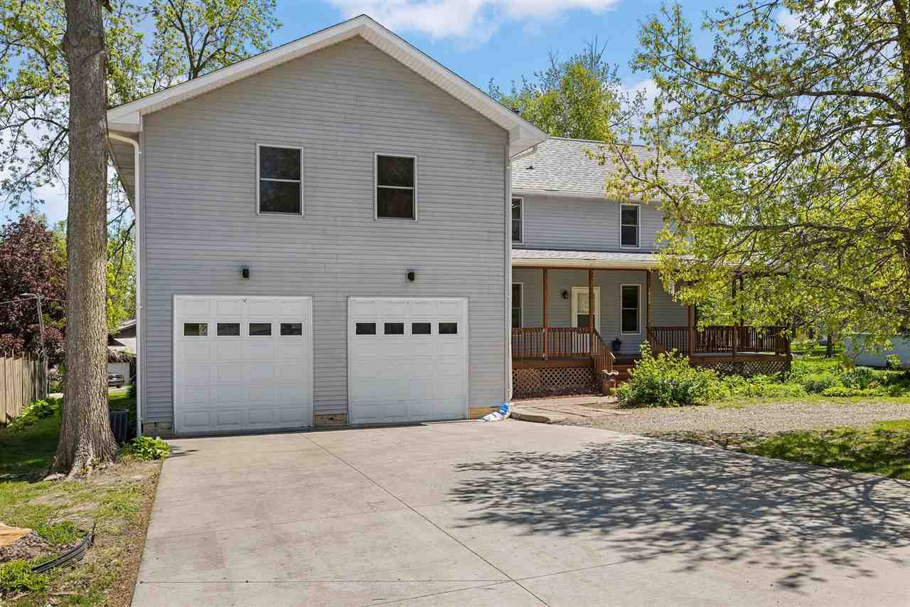 1828 NE Shady Lne North Liberty IA 52317