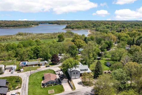 1828 NE Shady Lne North Liberty IA 52317
