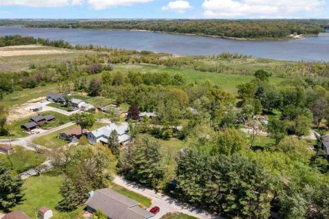 1828 NE Shady Lne North Liberty IA 52317