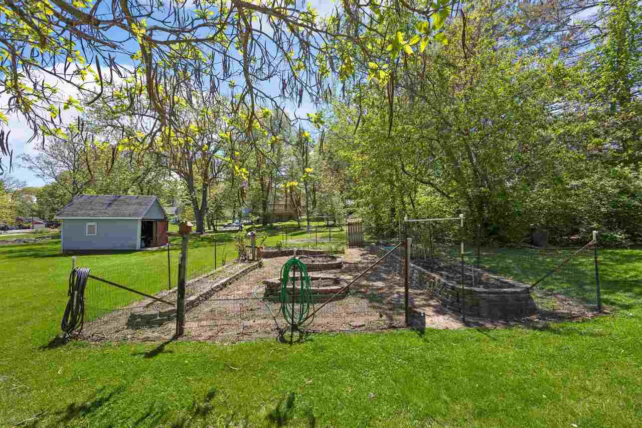 1828 NE Shady Lne North Liberty IA 52317