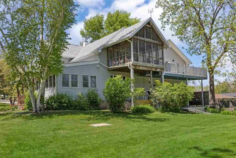 1828 NE Shady Lne North Liberty IA 52317