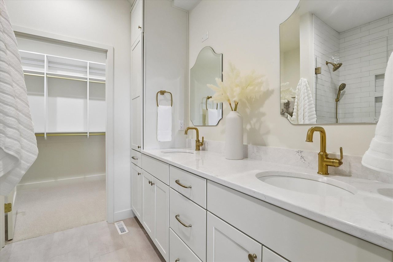1909 Country Club Drive Coralville IA 52241