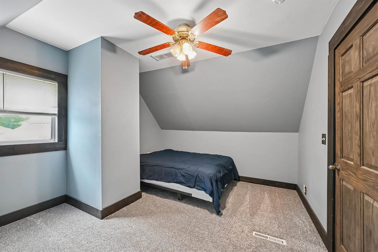 523 SW 6th Avenue Cedar Rapids IA 52404