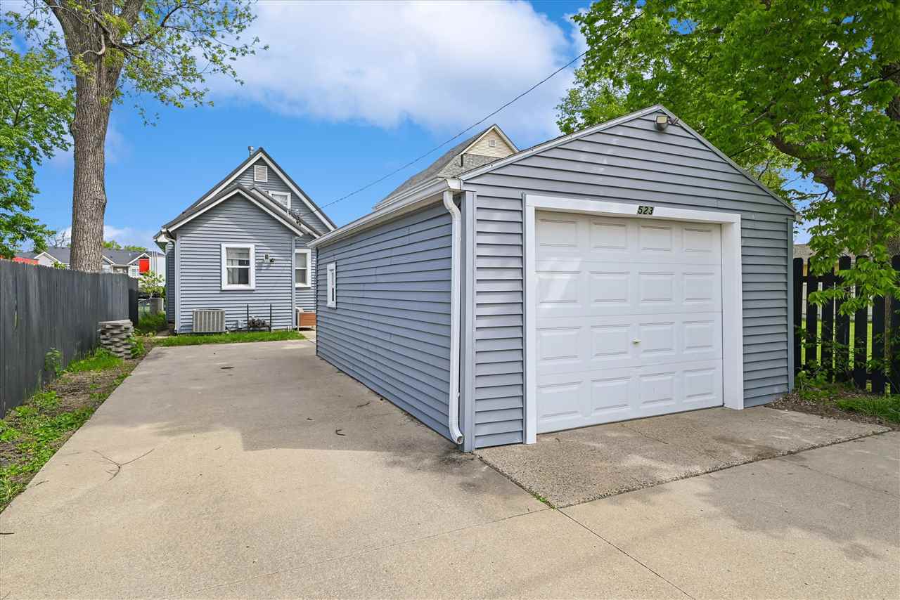 523 SW 6th Avenue Cedar Rapids IA 52404