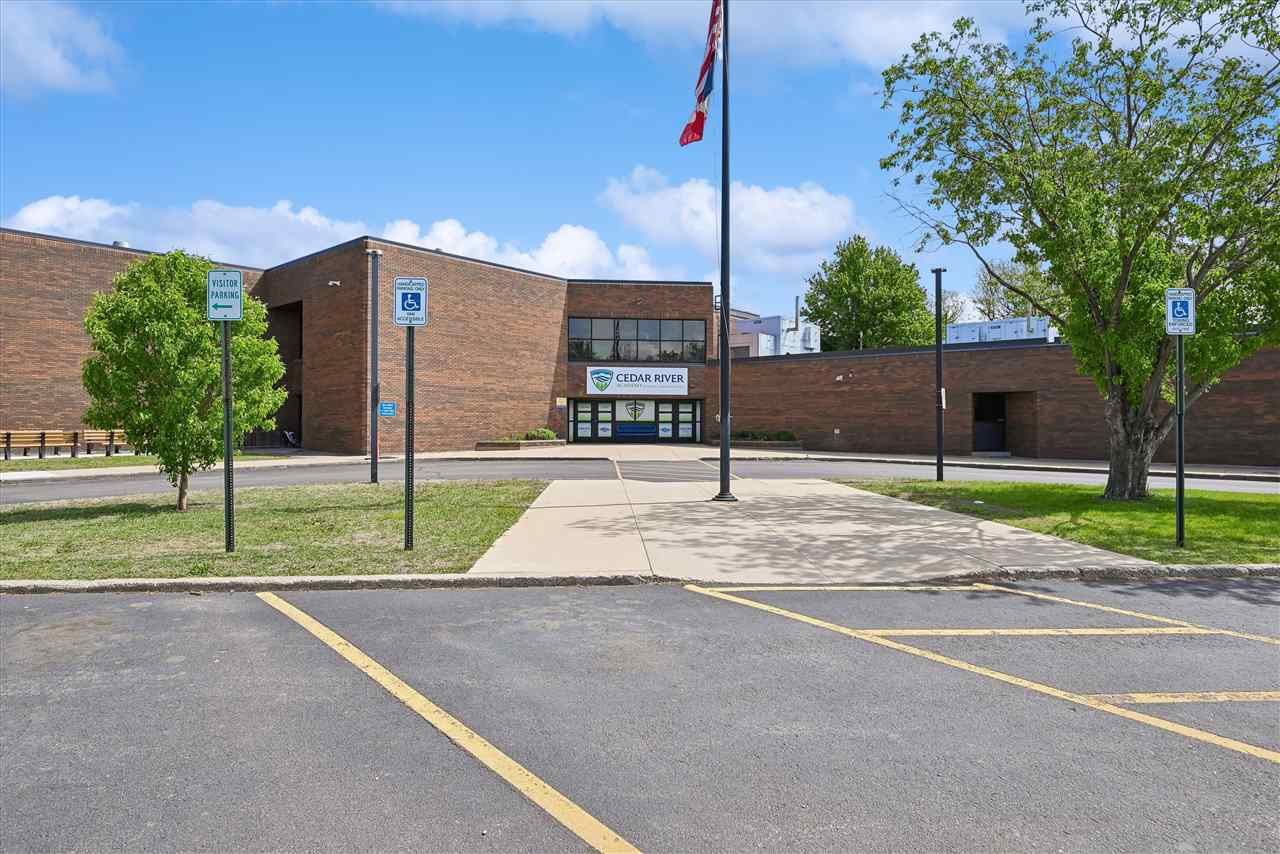 523 SW 6th Avenue Cedar Rapids IA 52404