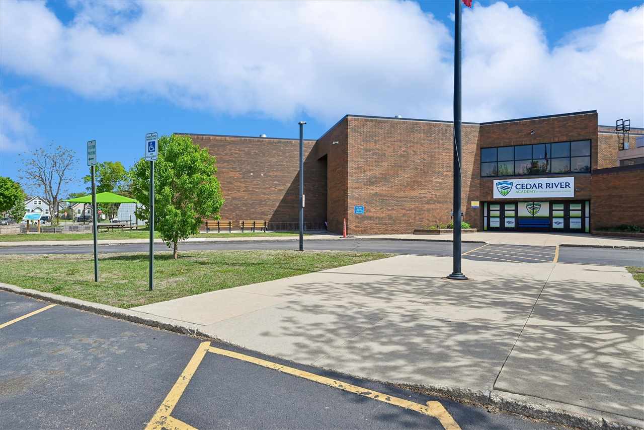 523 SW 6th Avenue Cedar Rapids IA 52404