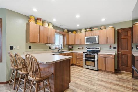 55 Thompson Drive Palo IA 52324