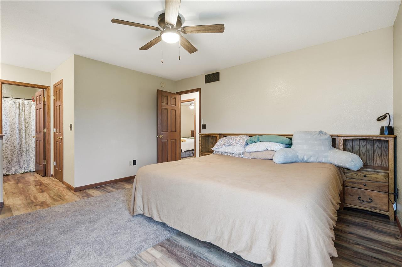 55 Thompson Drive Palo IA 52324