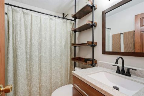 55 Thompson Drive Palo IA 52324