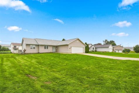 55 Thompson Drive Palo IA 52324