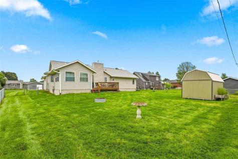 55 Thompson Drive Palo IA 52324