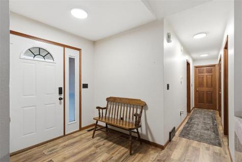 55 Thompson Drive Palo IA 52324