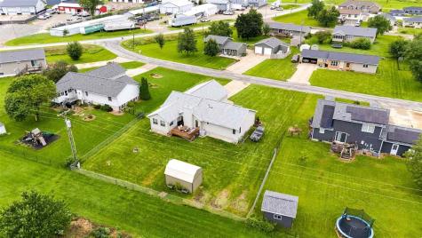 55 Thompson Drive Palo IA 52324