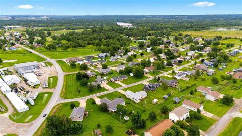 55 Thompson Drive Palo IA 52324