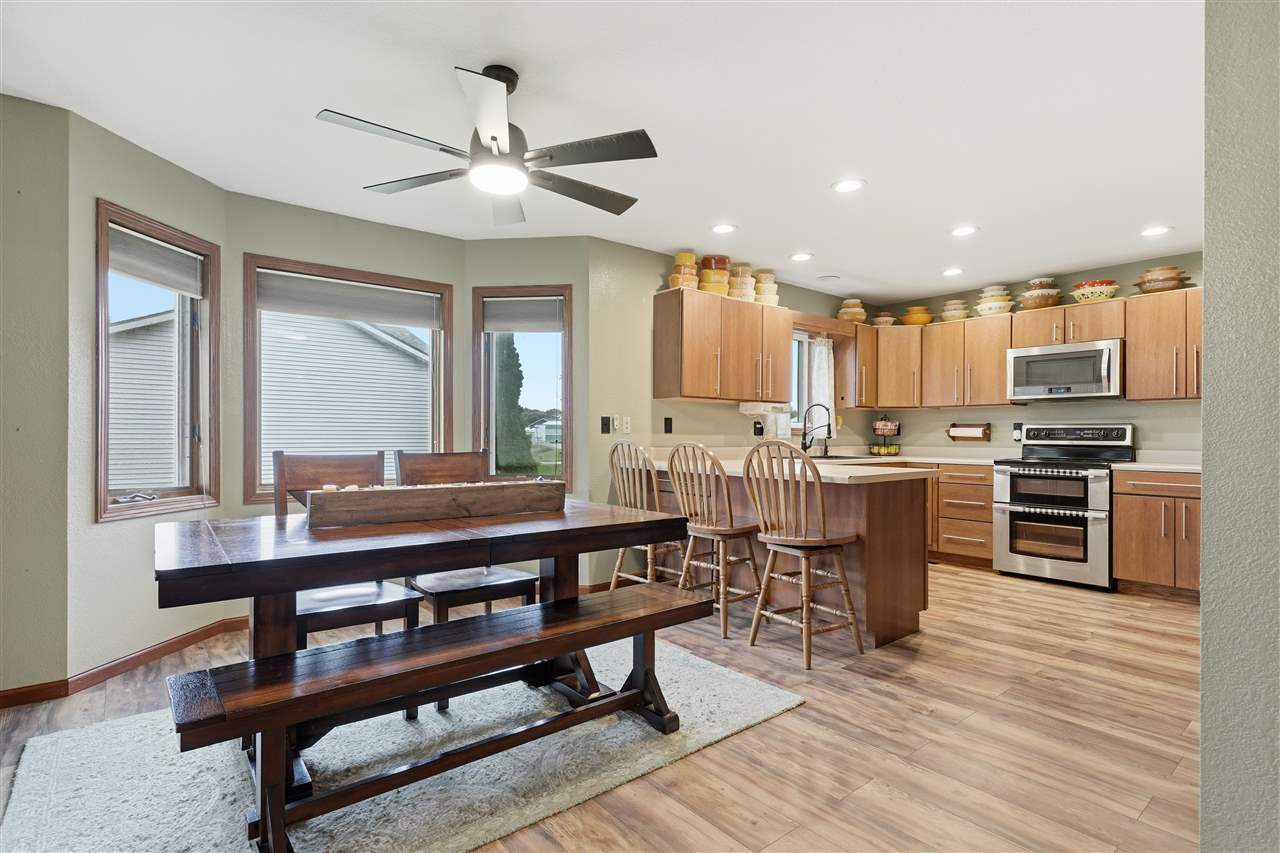 55 Thompson Drive Palo IA 52324