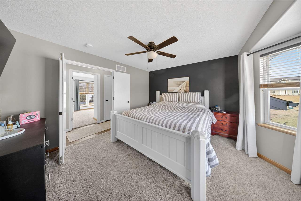 304 Nightingale Drive Tiffin IA 52340
