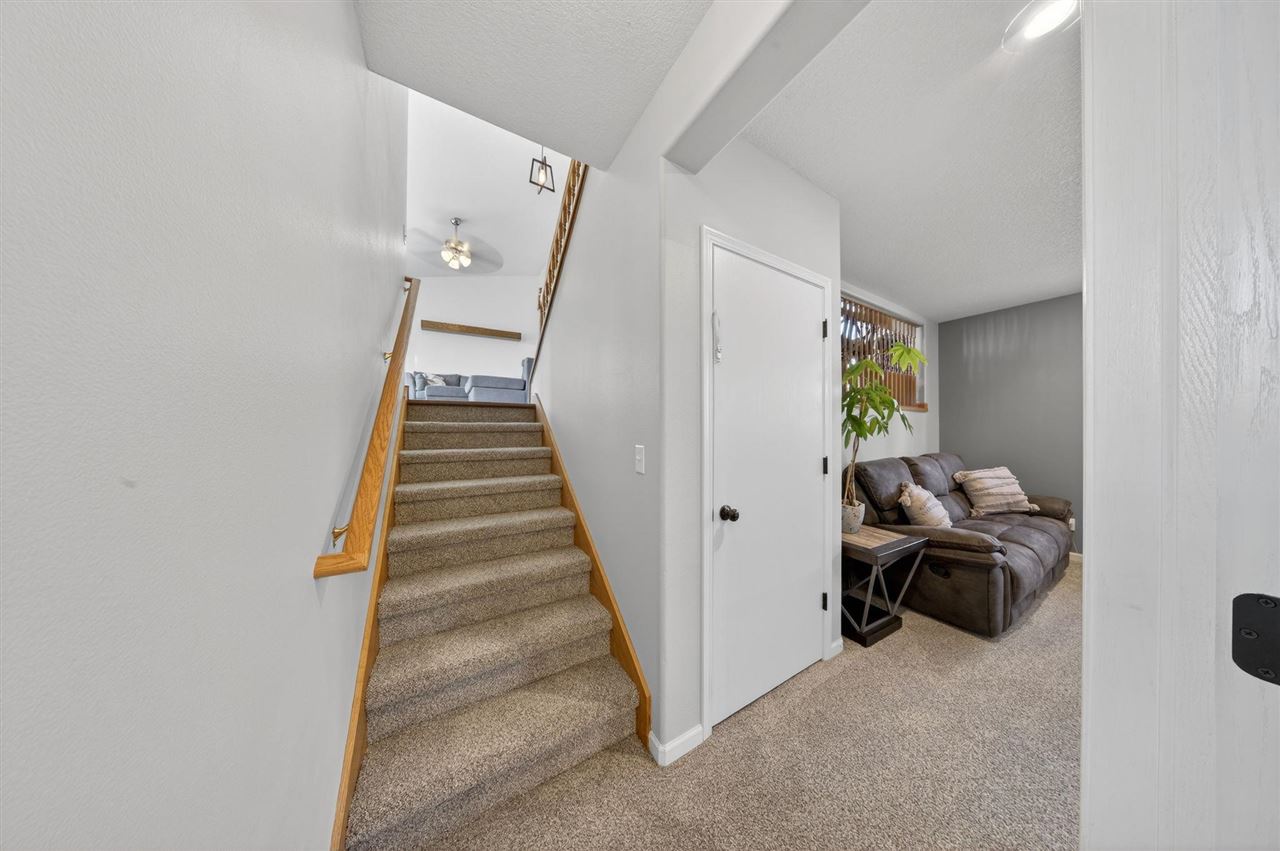 304 Nightingale Drive Tiffin IA 52340