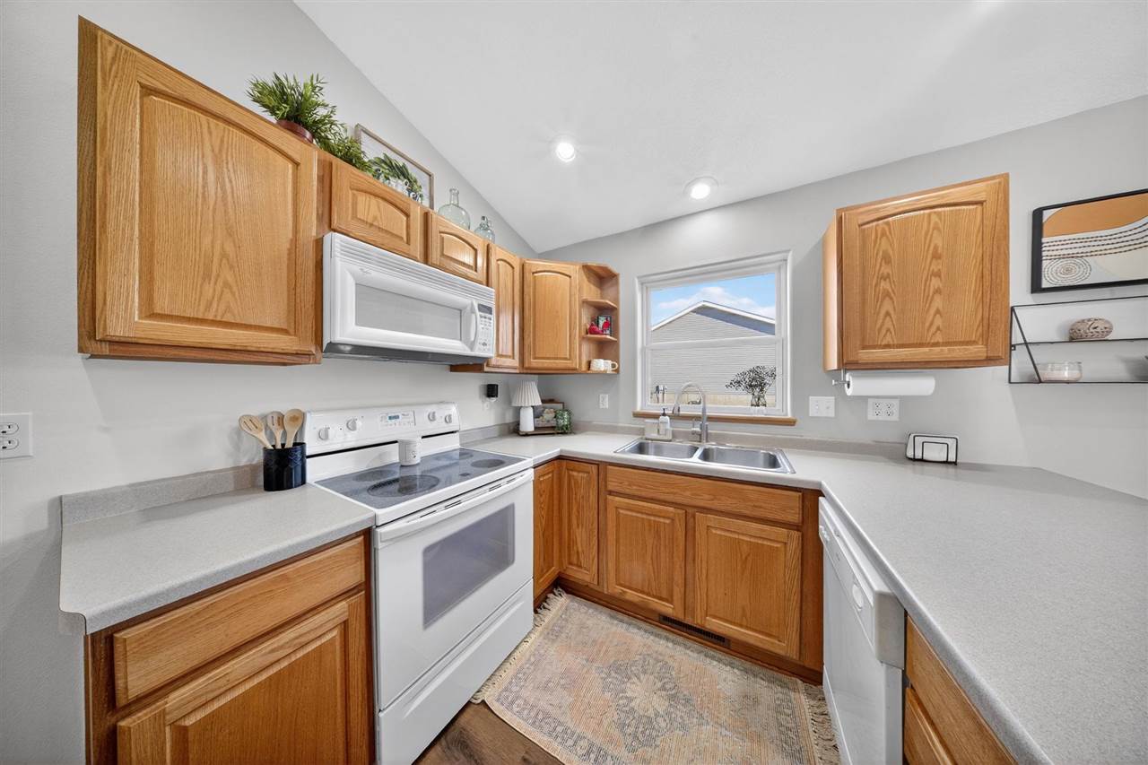 304 Nightingale Drive Tiffin IA 52340