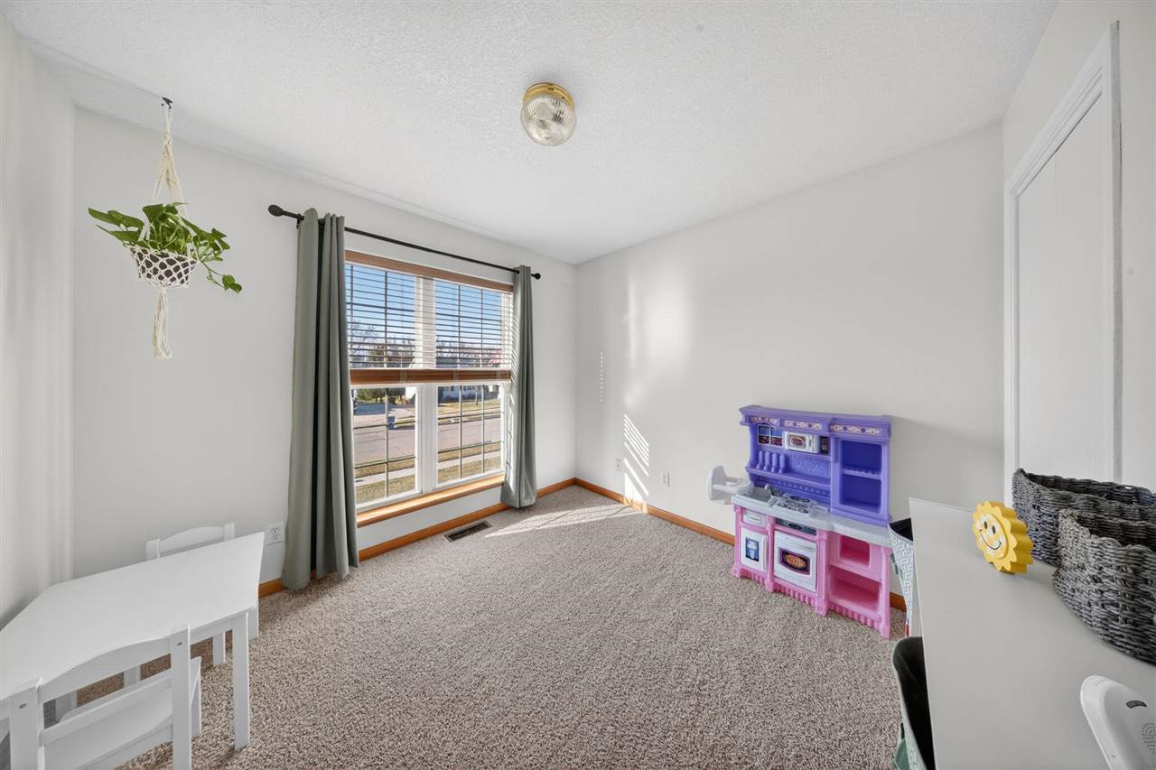 304 Nightingale Drive Tiffin IA 52340