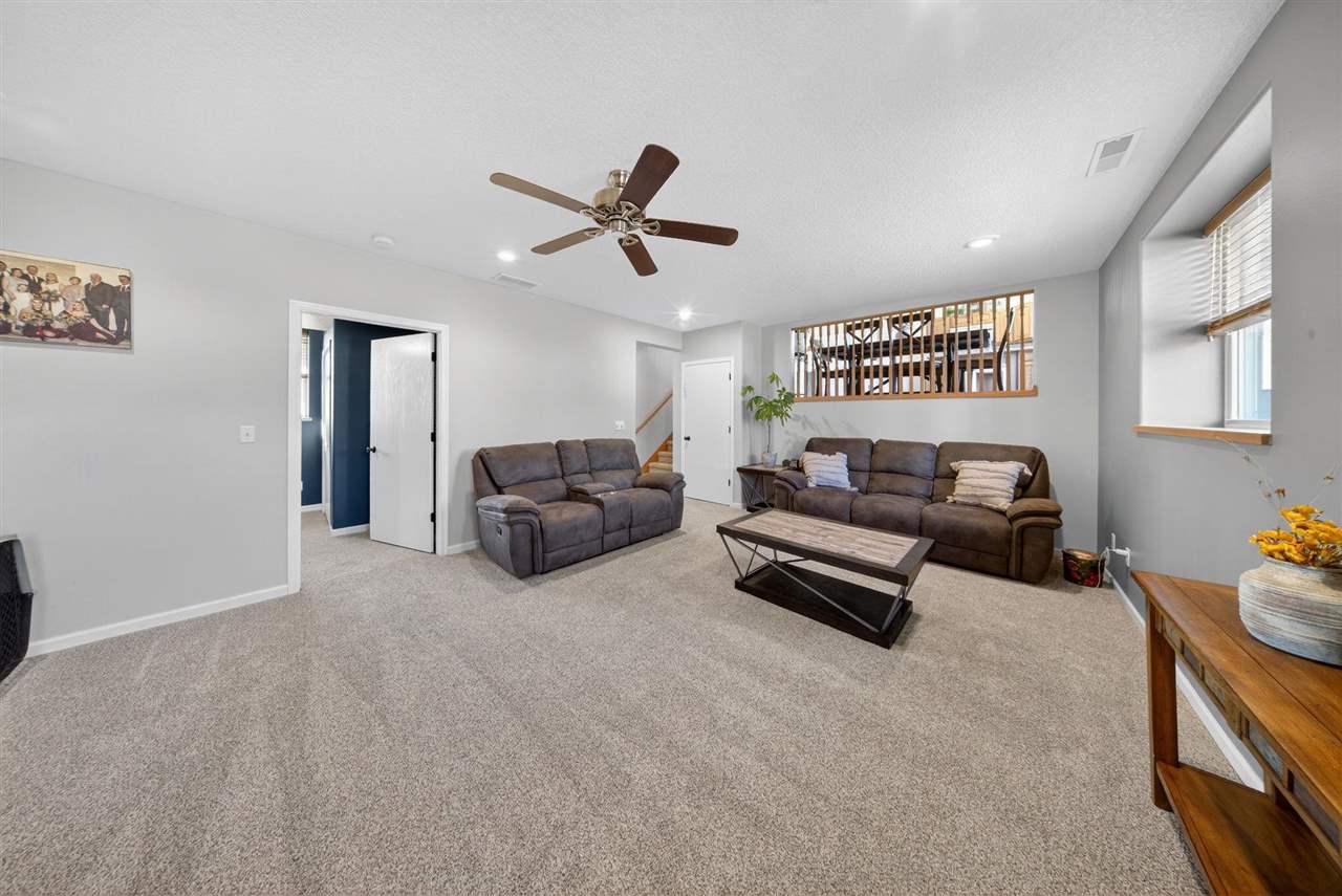 304 Nightingale Drive Tiffin IA 52340
