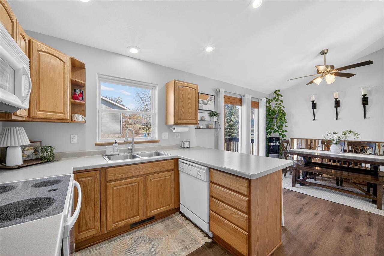 304 Nightingale Drive Tiffin IA 52340