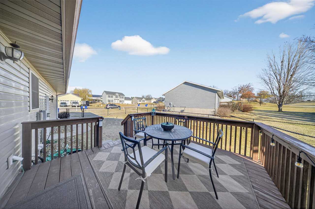 304 Nightingale Drive Tiffin IA 52340