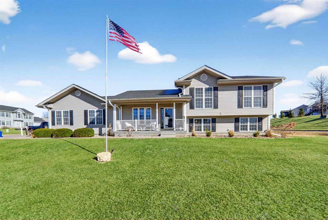 304 Nightingale Drive Tiffin IA 52340