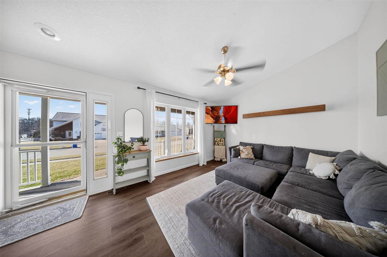 304 Nightingale Drive Tiffin IA 52340