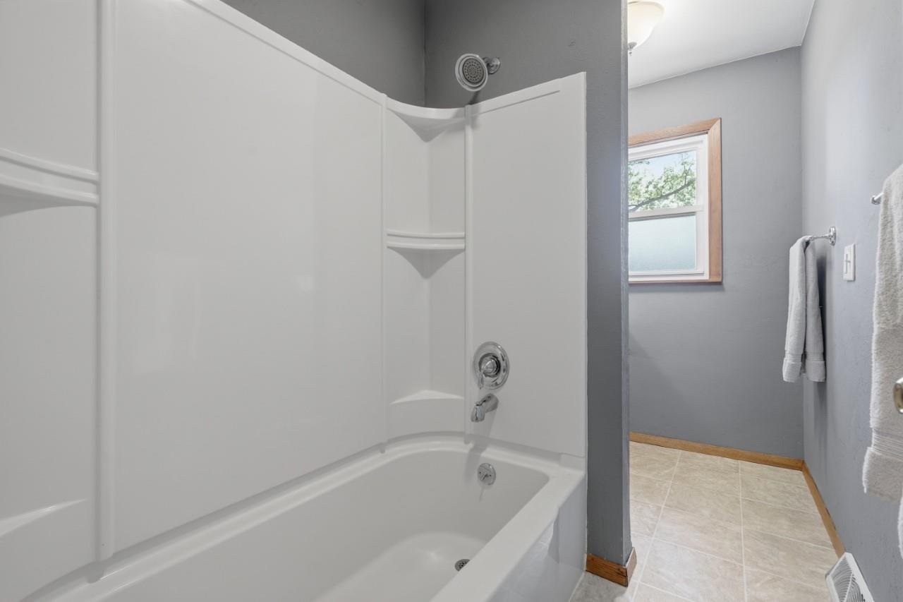 1016 Tower Court Iowa City IA 52246