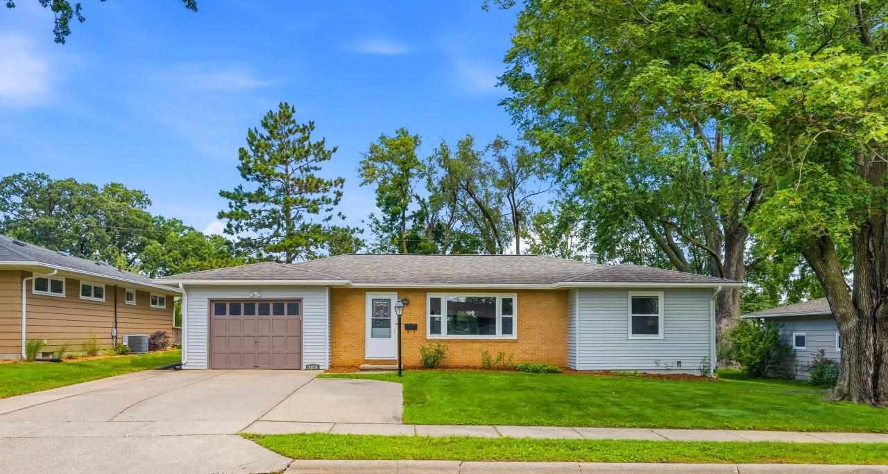 1016 Tower Court Iowa City IA 52246