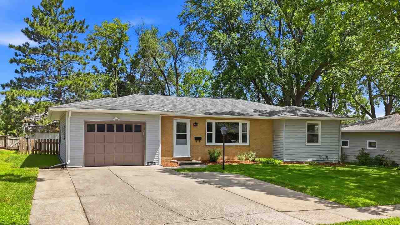 1016 Tower Court Iowa City IA 52246