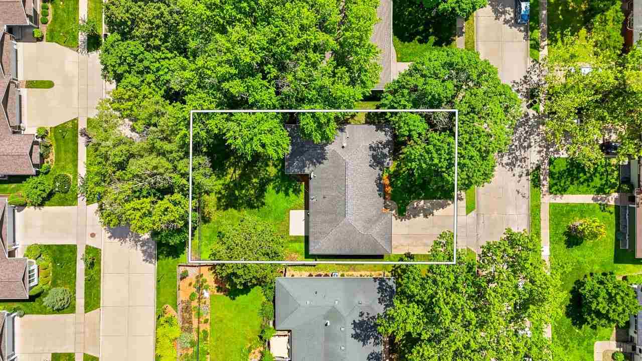 1016 Tower Court Iowa City IA 52246