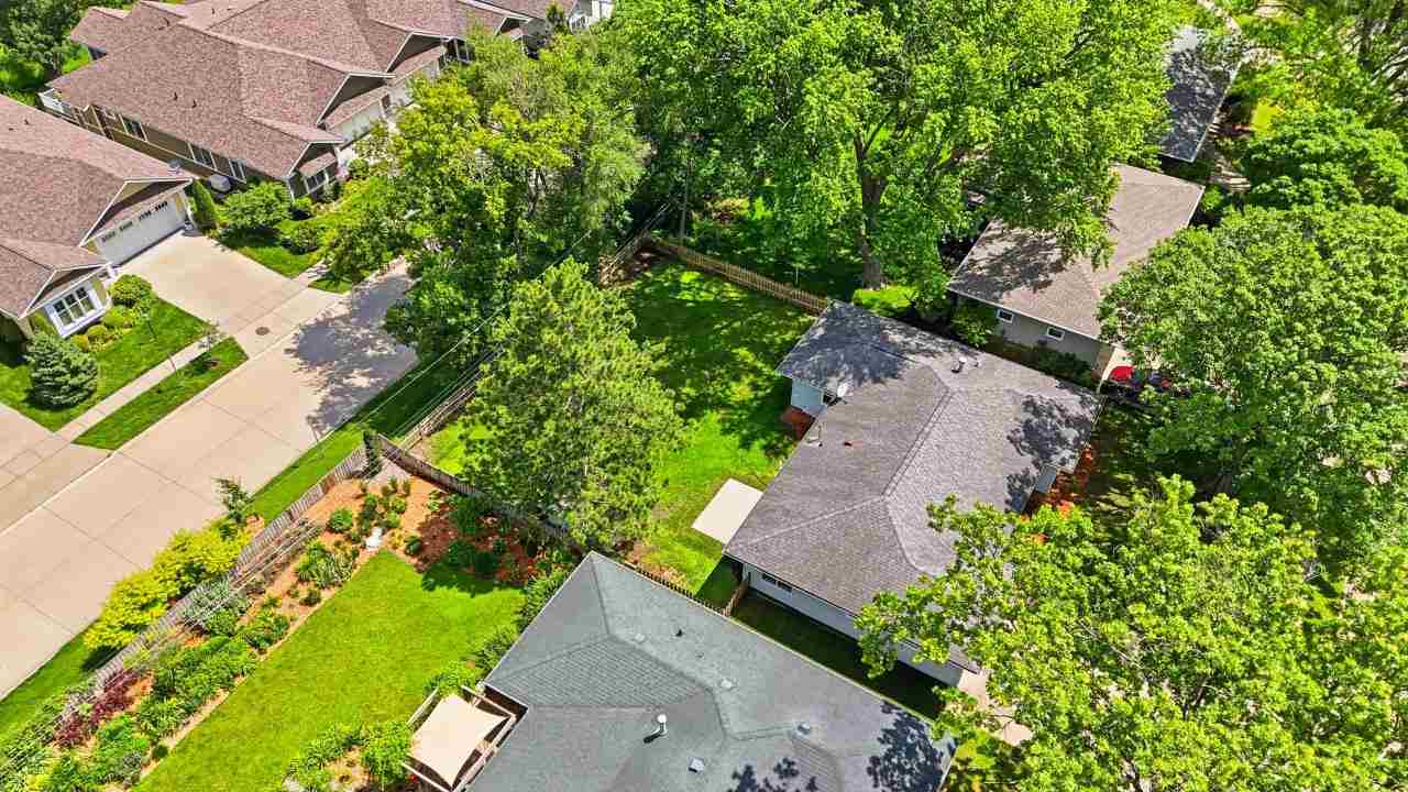 1016 Tower Court Iowa City IA 52246