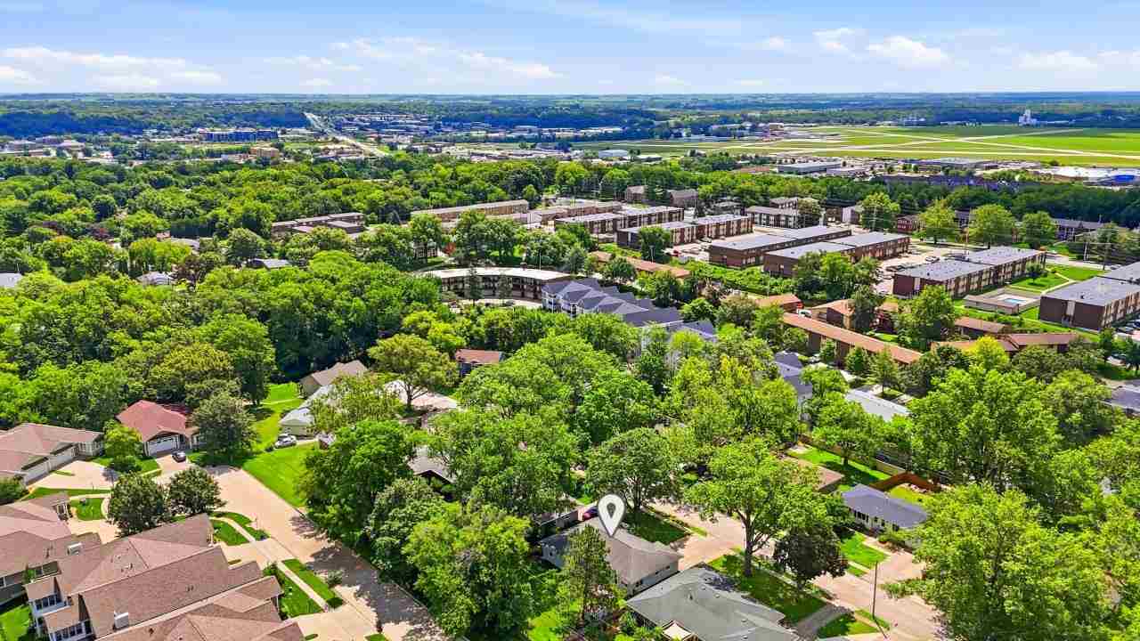 1016 Tower Court Iowa City IA 52246