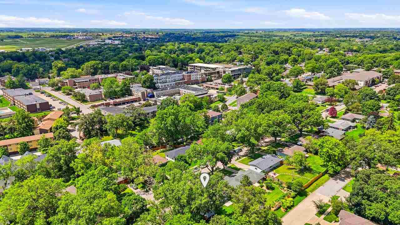1016 Tower Court Iowa City IA 52246