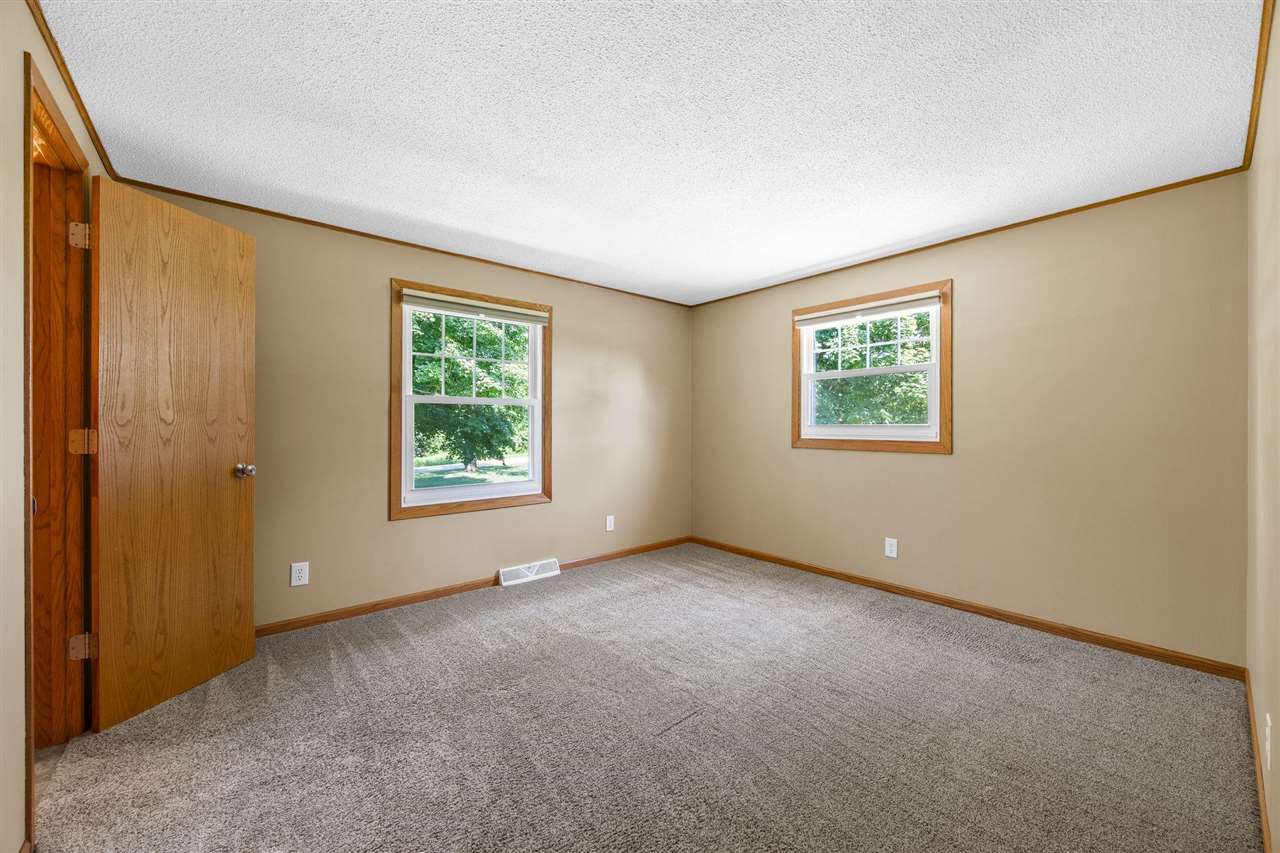 357 Spring Creek Road Mt Vernon IA 52314