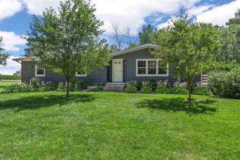 357 Spring Creek Road Mt Vernon IA 52314