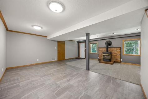 357 Spring Creek Road Mt Vernon IA 52314