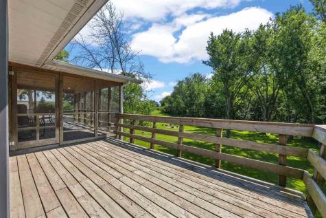 357 Spring Creek Road Mt Vernon IA 52314
