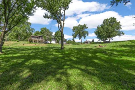 357 Spring Creek Road Mt Vernon IA 52314