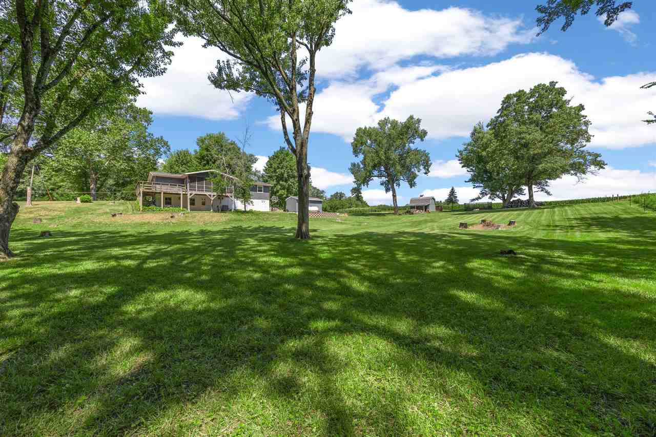 357 Spring Creek Road Mt Vernon IA 52314