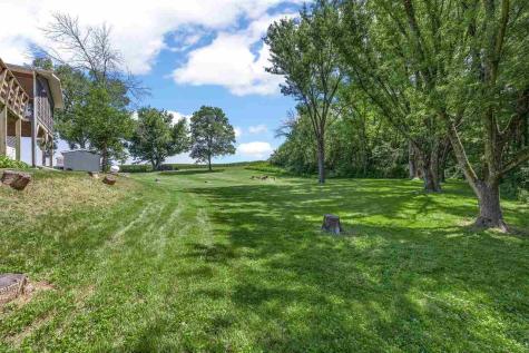 357 Spring Creek Road Mt Vernon IA 52314