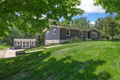 357 Spring Creek Road Mt Vernon IA 52314