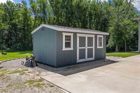 357 Spring Creek Road Mt Vernon IA 52314