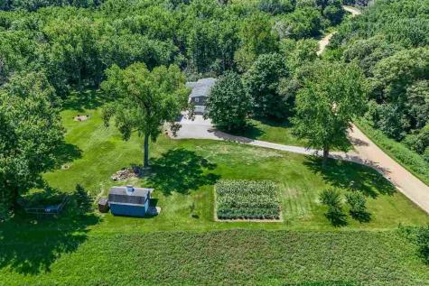 357 Spring Creek Road Mt Vernon IA 52314