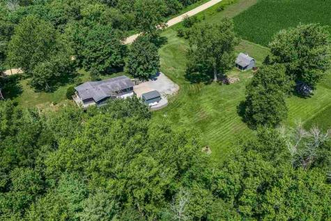 357 Spring Creek Road Mt Vernon IA 52314
