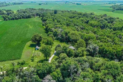 357 Spring Creek Road Mt Vernon IA 52314