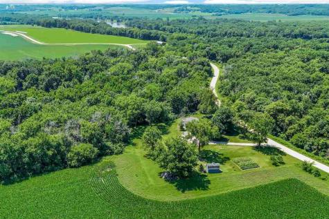 357 Spring Creek Road Mt Vernon IA 52314