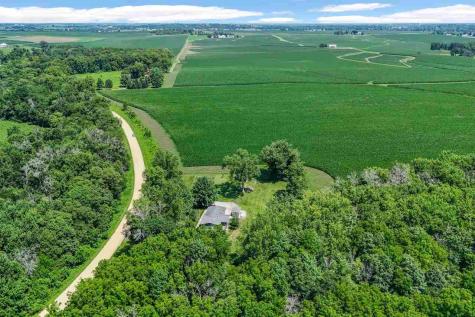 357 Spring Creek Road Mt Vernon IA 52314