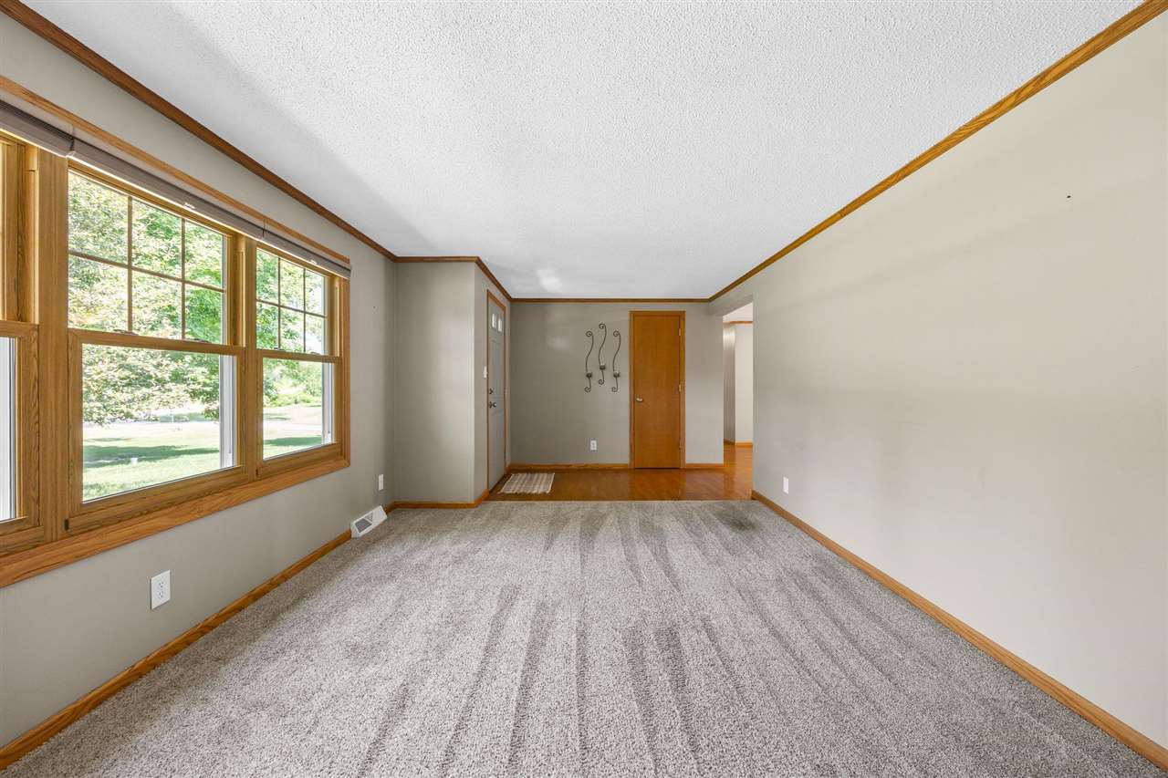 357 Spring Creek Road Mt Vernon IA 52314